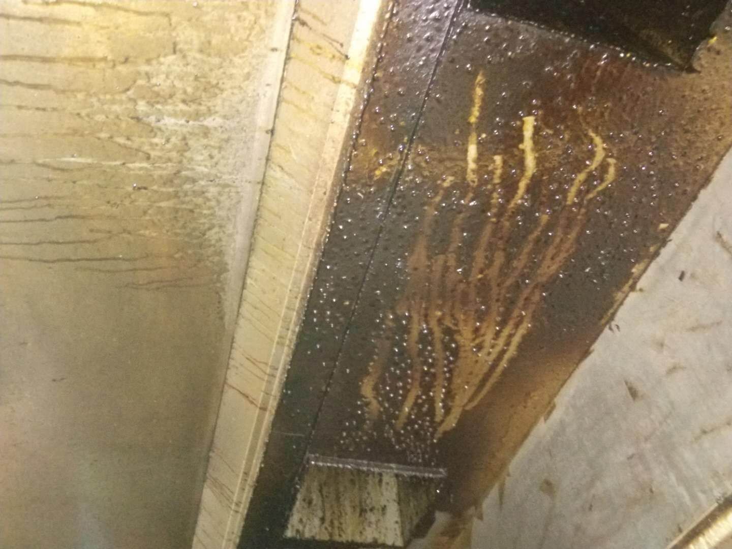 工廠、商務(wù)大樓、工業(yè)園區(qū)、私人企業(yè)、電影院、銀行、政府機(jī)關(guān)、學(xué)校、酒店娛樂(lè)場(chǎng)所等大型油煙機(jī)清洗